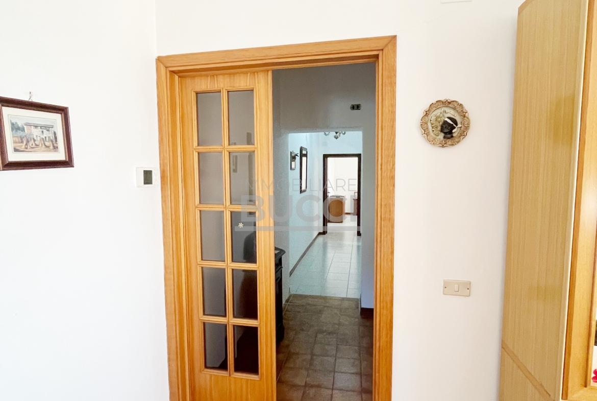 LOCALITA’ LA SDRISCIA ( COMUNE DI PIOMBINO ) VENDESI APPARTAMENTO CON GRANDE SPAZIO ESTERNO € 197.000