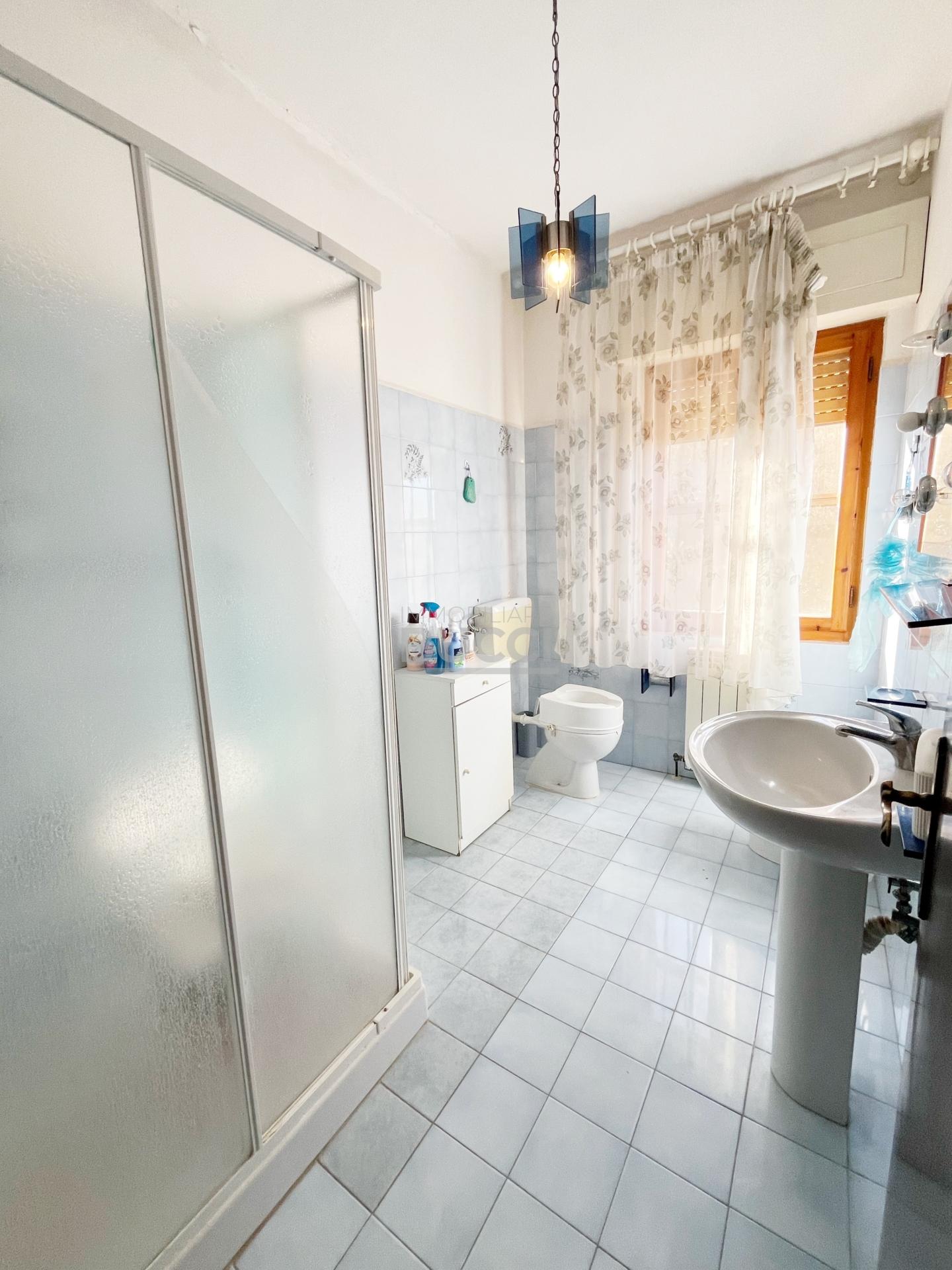 IMG_4019 LOCALITA’ LA SDRISCIA ( COMUNE DI PIOMBINO ) VENDESI APPARTAMENTO CON GRANDE SPAZIO ESTERNO € 197.000