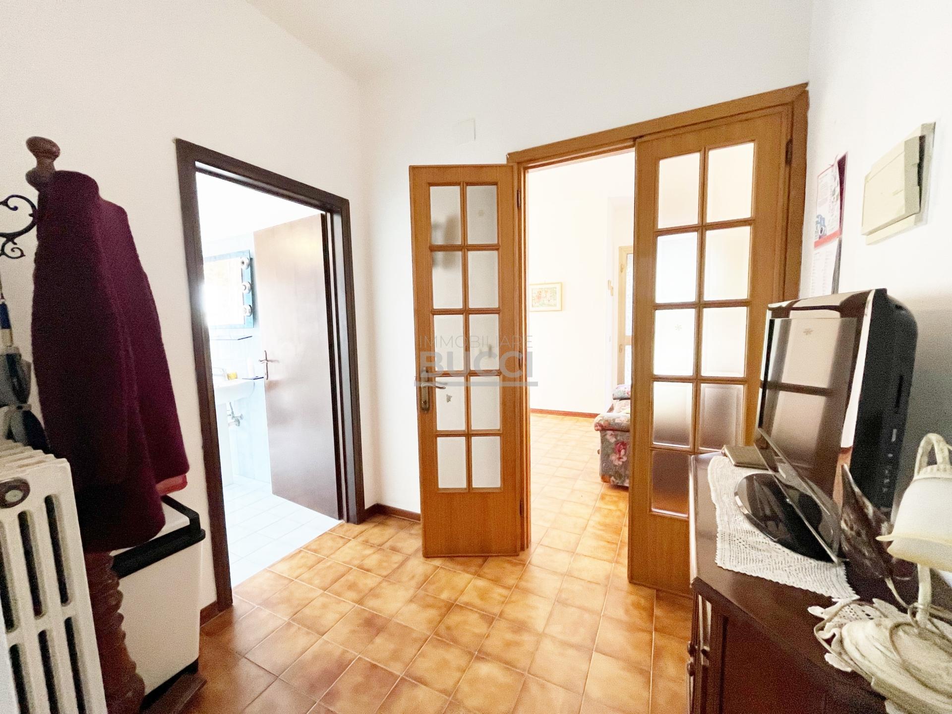 LOCALITA’ LA SDRISCIA ( COMUNE DI PIOMBINO ) VENDESI APPARTAMENTO CON GRANDE SPAZIO ESTERNO € 197.000