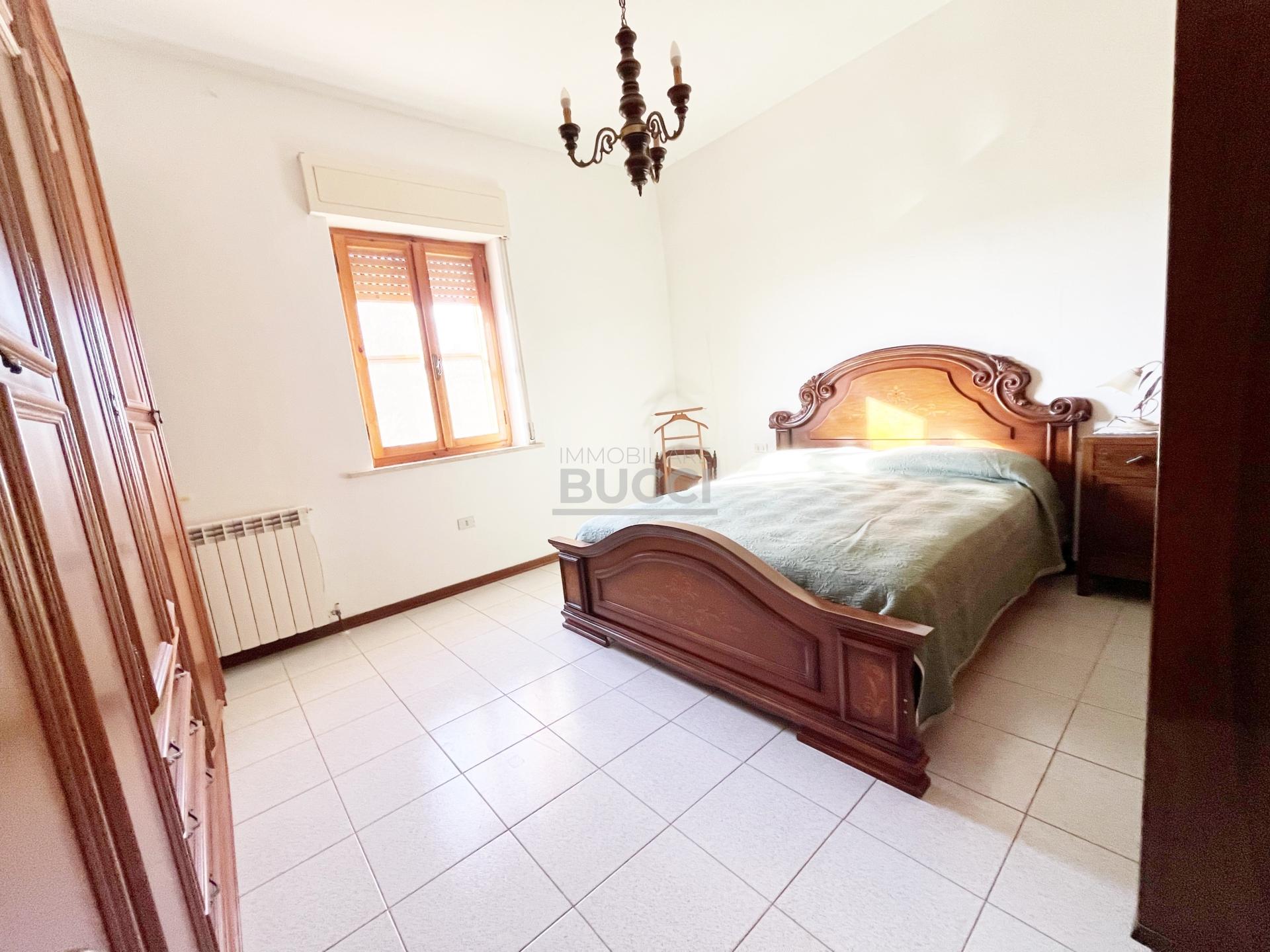 IMG_4021 LOCALITA’ LA SDRISCIA ( COMUNE DI PIOMBINO ) VENDESI APPARTAMENTO CON GRANDE SPAZIO ESTERNO € 197.000