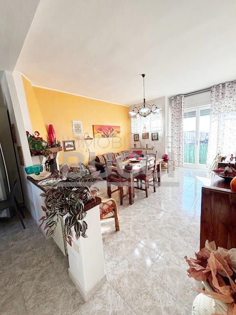 FOLLONICA Zona nuova Appartamento con due camere matrimoniali ottima posizione € 270.000
