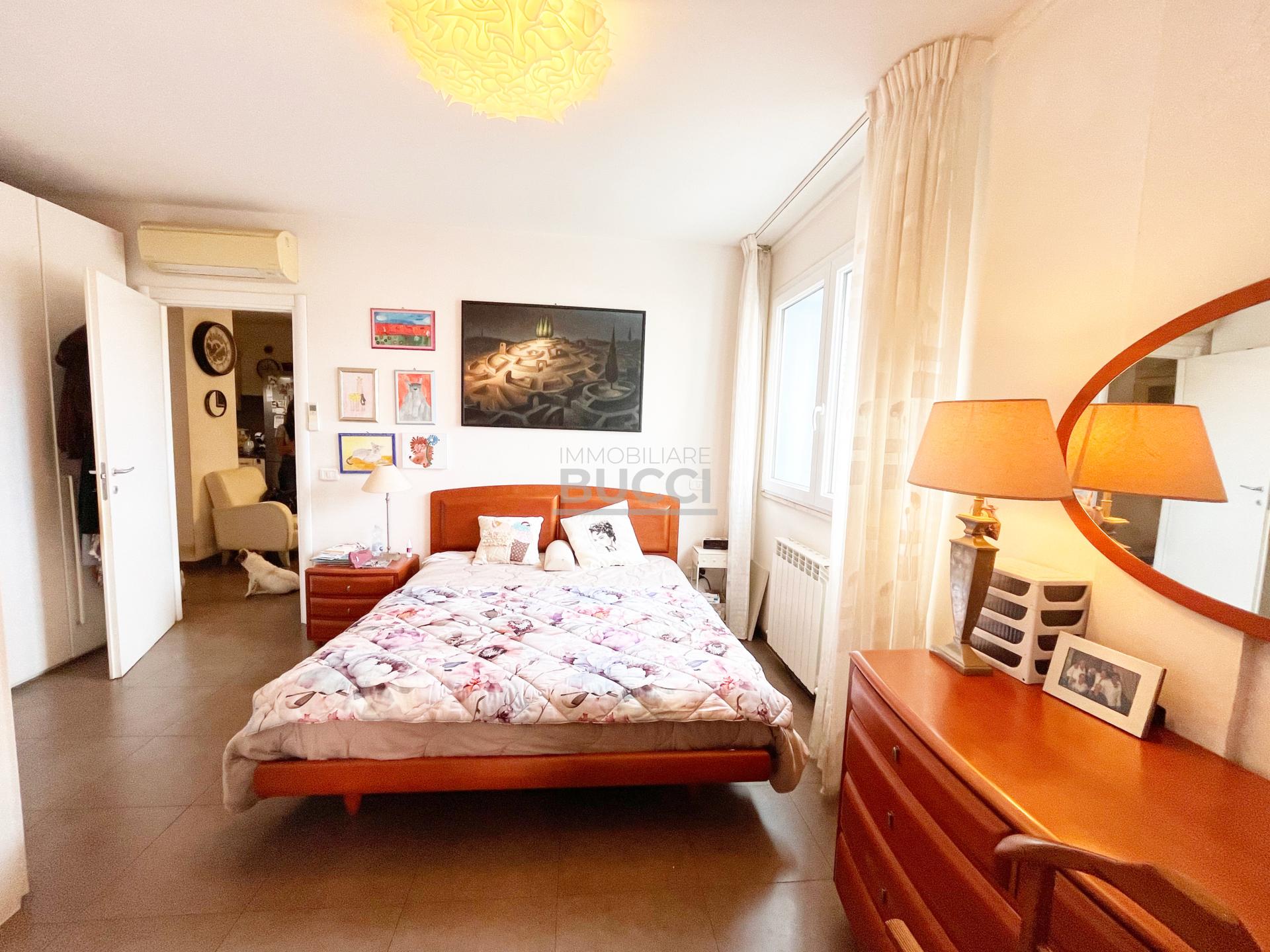 FOLLONICA – APPARTAMENTO DI PREGIO IN VIALE MATTEOTTI 2 MINUTI A PIEDI DALLA SPIAGGIA Ape in rich. € 370.000