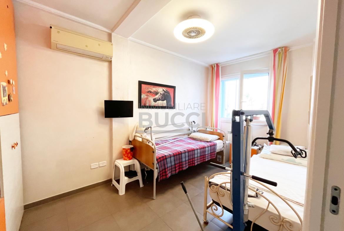 FOLLONICA – APPARTAMENTO DI PREGIO IN VIALE MATTEOTTI 2 MINUTI A PIEDI DALLA SPIAGGIA Ape in rich. € 370.000
