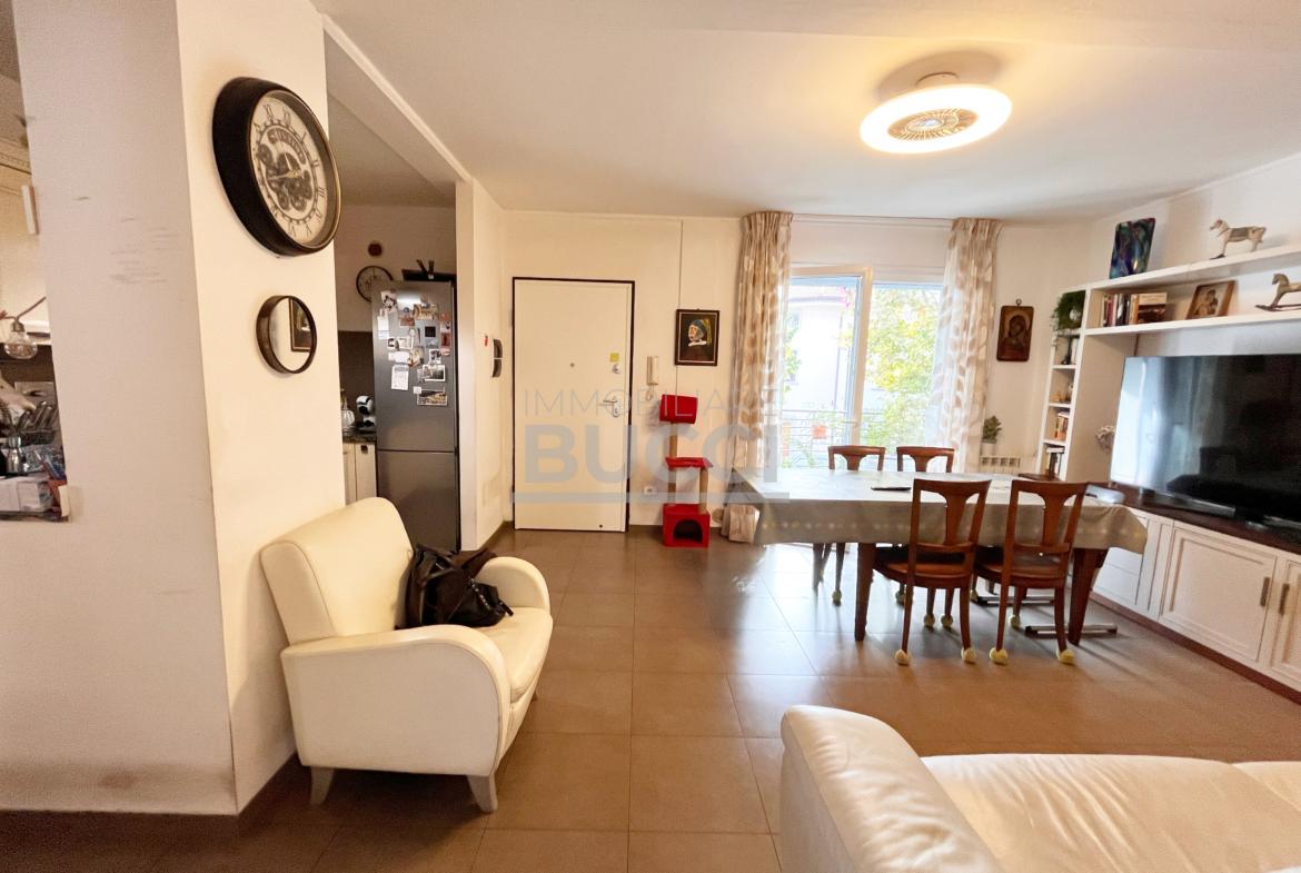 FOLLONICA – APPARTAMENTO DI PREGIO IN VIALE MATTEOTTI 2 MINUTI A PIEDI DALLA SPIAGGIA Ape in rich. € 370.000