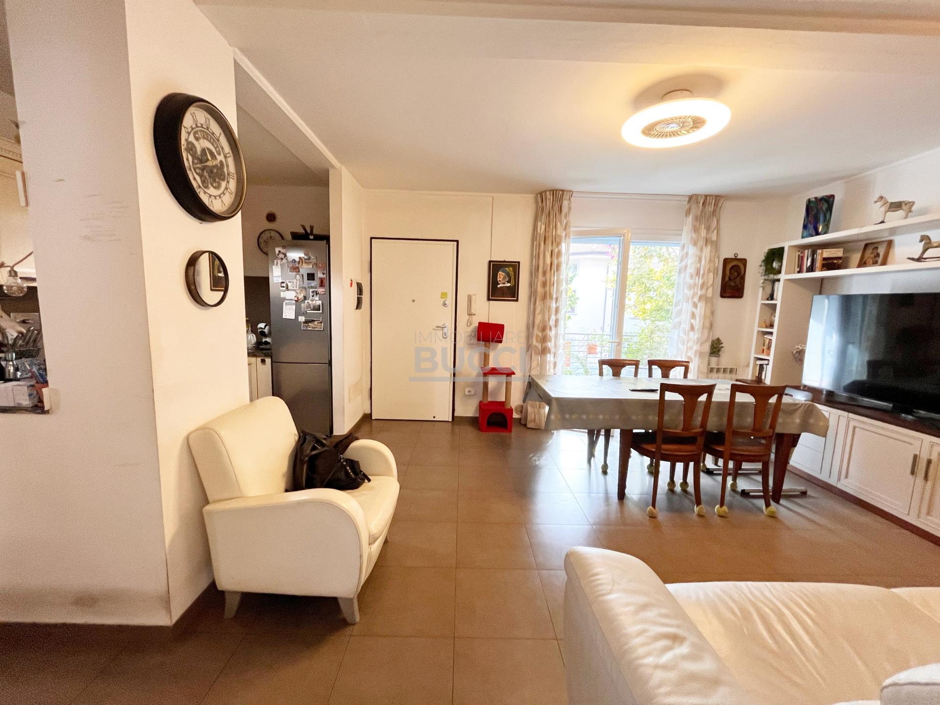 FOLLONICA – APPARTAMENTO DI PREGIO IN VIALE MATTEOTTI 2 MINUTI A PIEDI DALLA SPIAGGIA Ape in rich. € 370.000