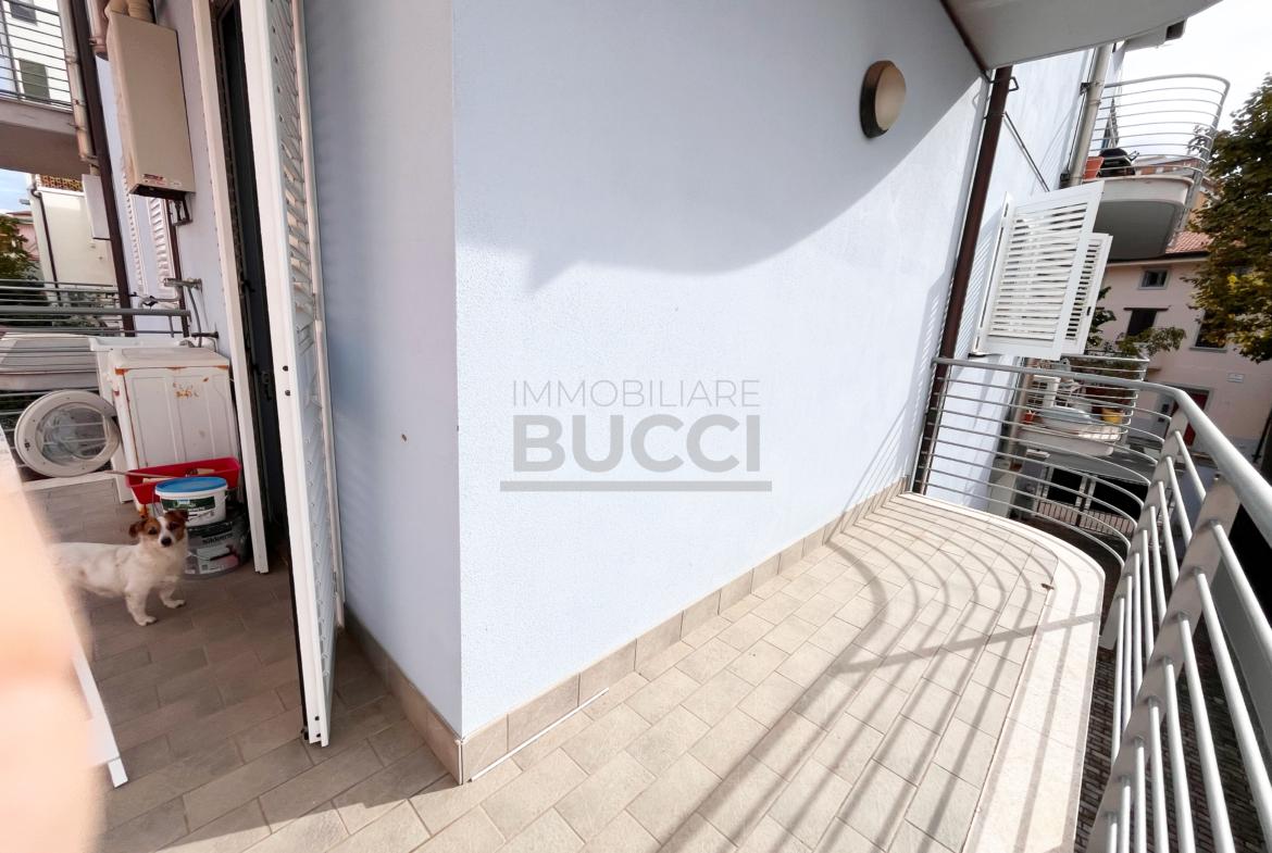FOLLONICA – APPARTAMENTO DI PREGIO IN VIALE MATTEOTTI 2 MINUTI A PIEDI DALLA SPIAGGIA Ape in rich. € 370.000