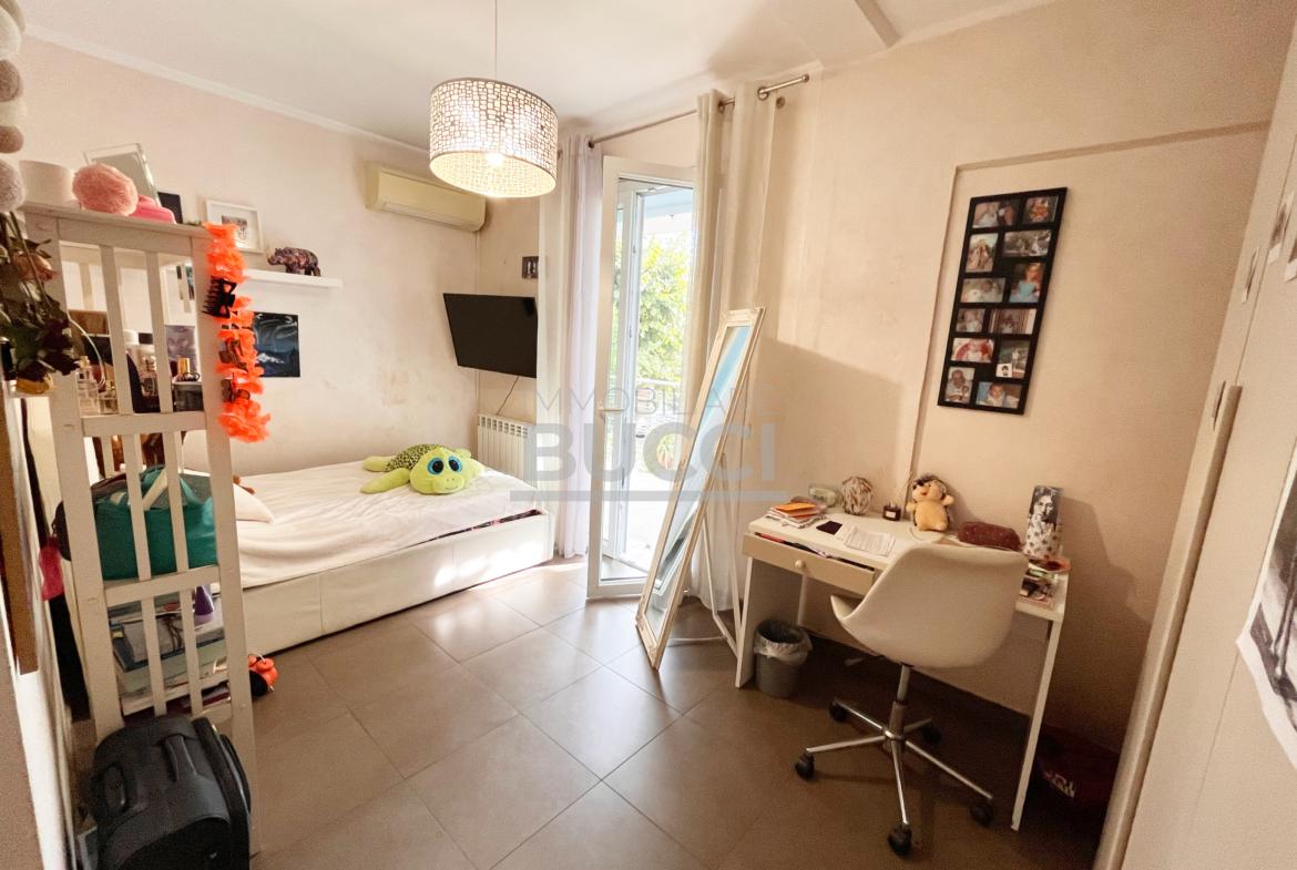 FOLLONICA – APPARTAMENTO DI PREGIO IN VIALE MATTEOTTI 2 MINUTI A PIEDI DALLA SPIAGGIA Ape in rich. € 370.000